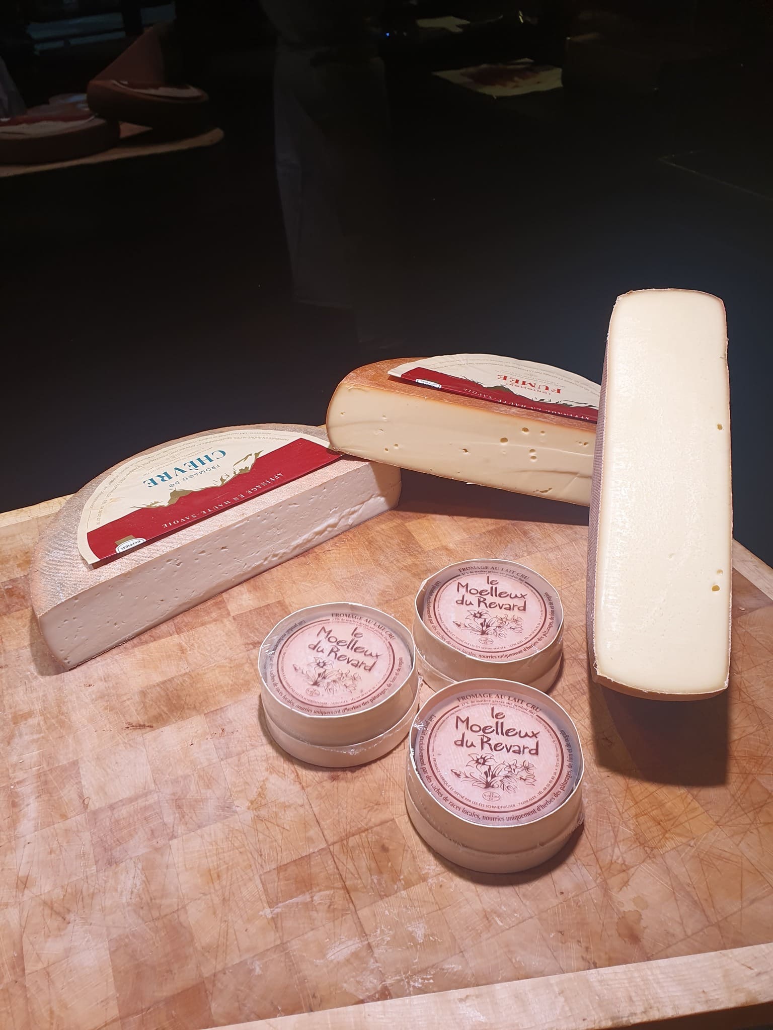 Épicerie, Fromages et vins